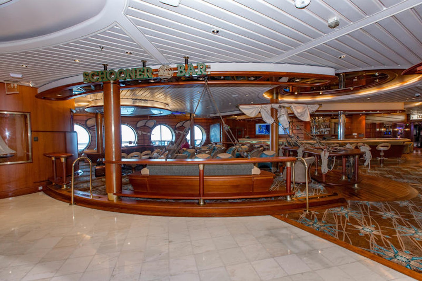 Schooner Bar on Mariner of the Seas