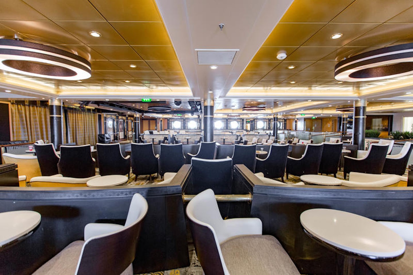 Star Lounge on Mariner of the Seas