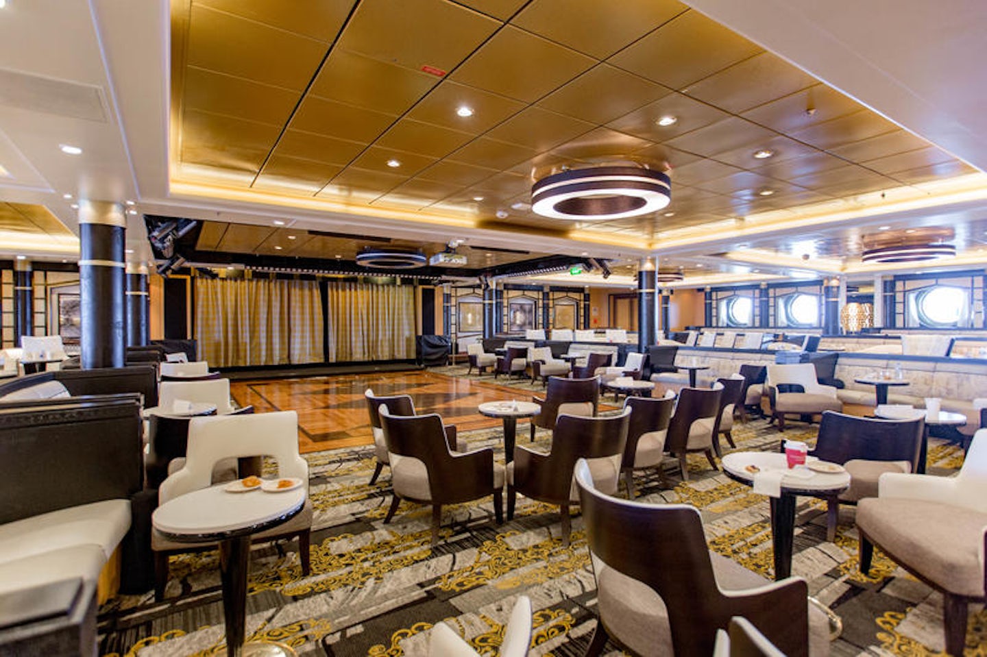 Star Lounge on Mariner of the Seas
