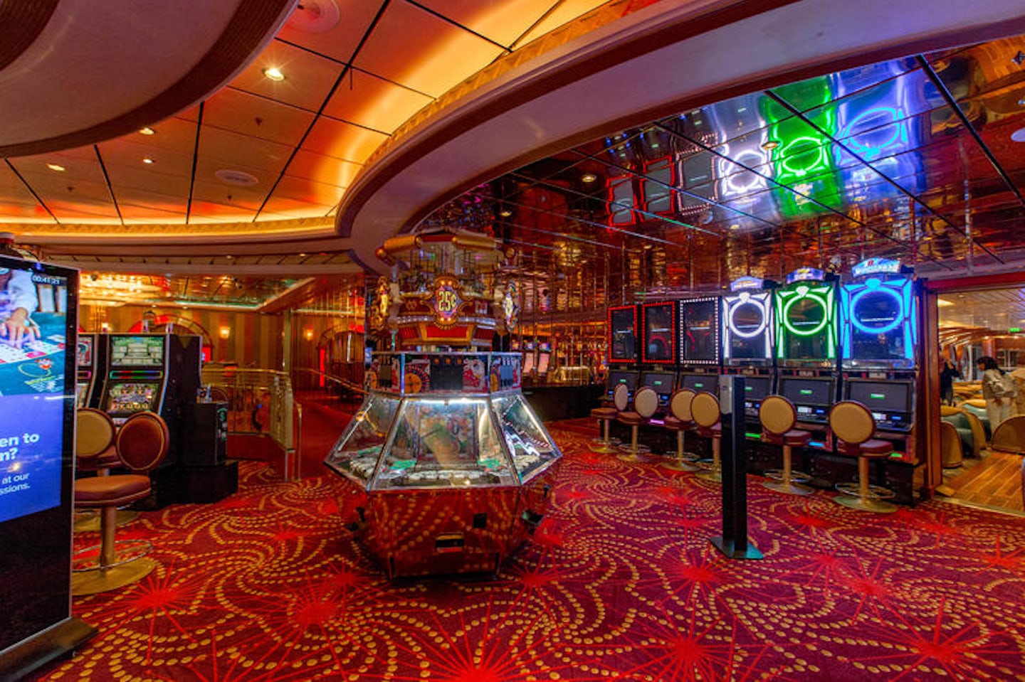 Casino Royale on Mariner of the Seas