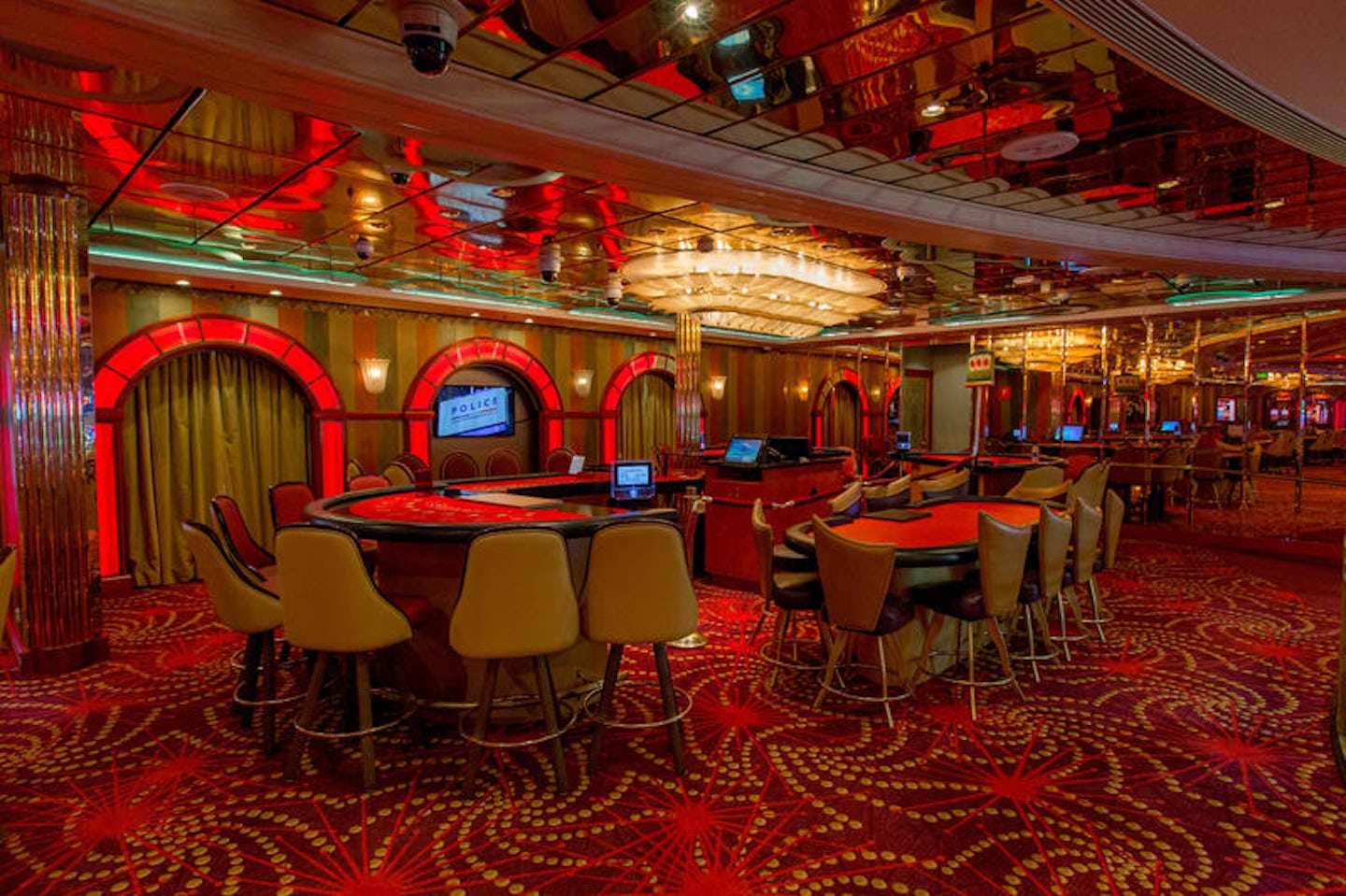 Casino Royale on Mariner of the Seas