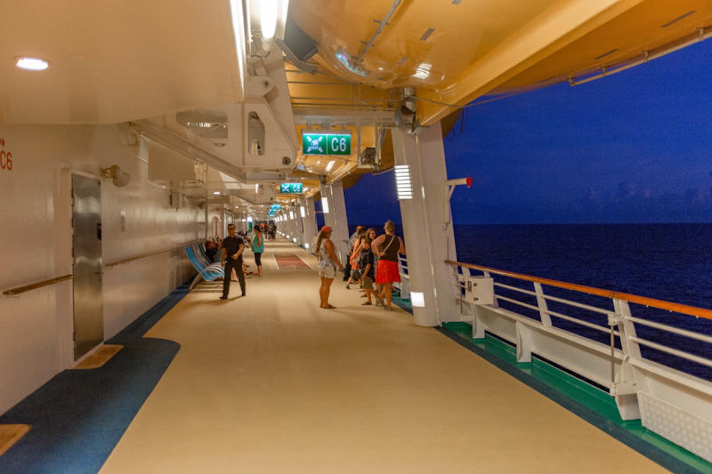 Exterior Decks on Mariner of the Seas