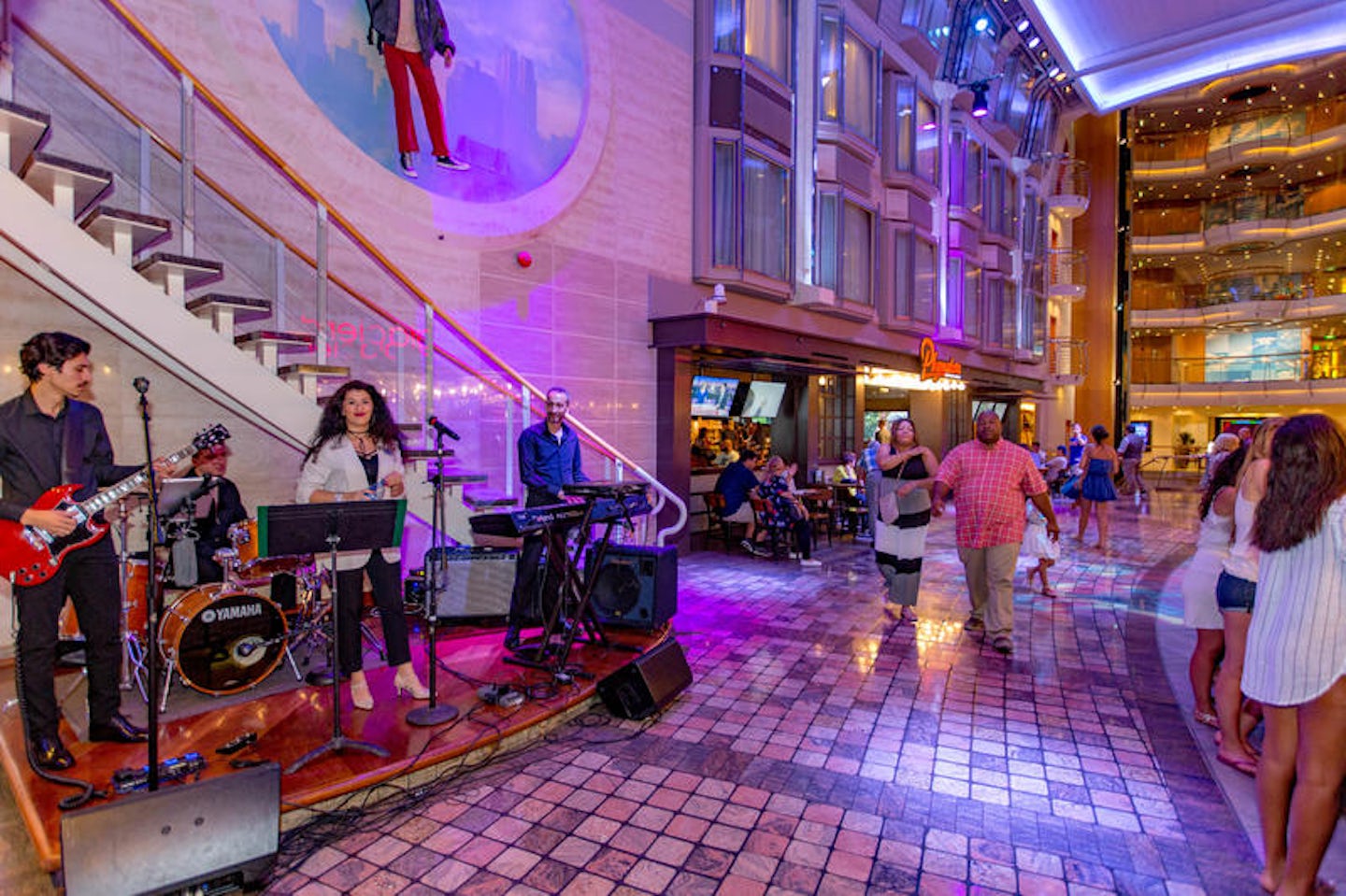 Live Music in the Royal Promenade on Mariner of the Seas
