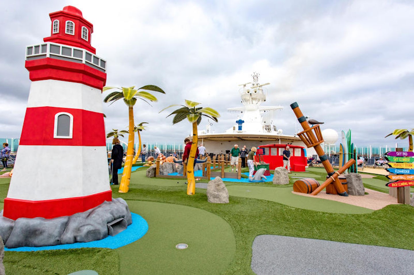 Independence Dunes Mini-Golf on Independence of the Seas