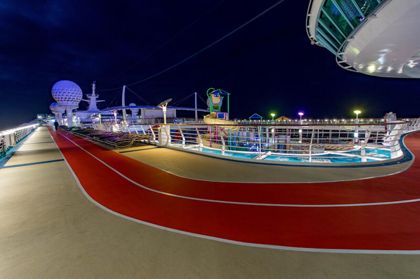 Jogging Track on Independence of the Seas