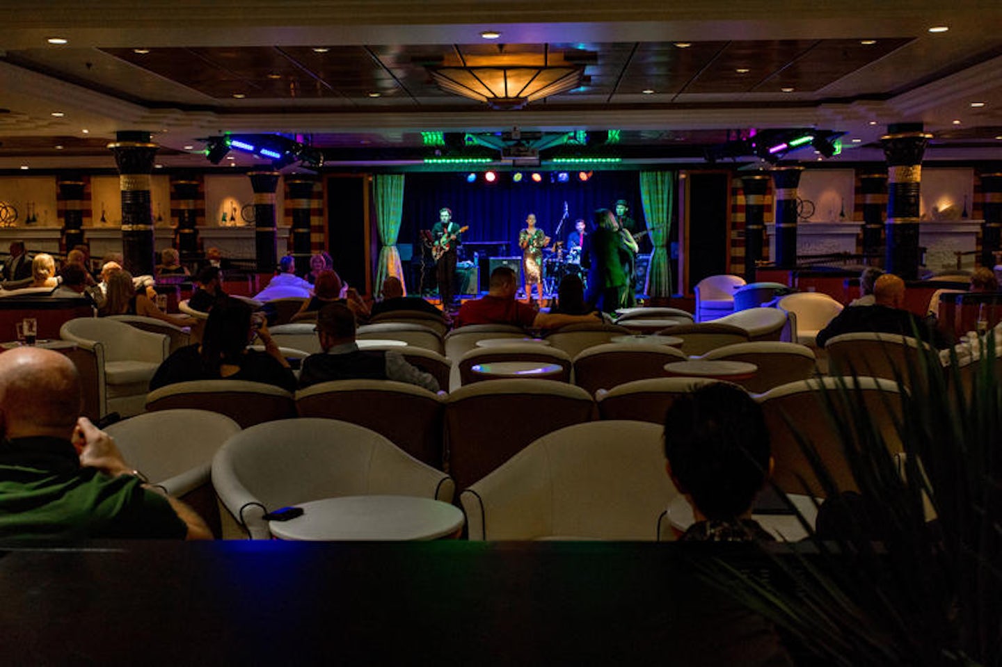 Star Lounge on Independence of the Seas