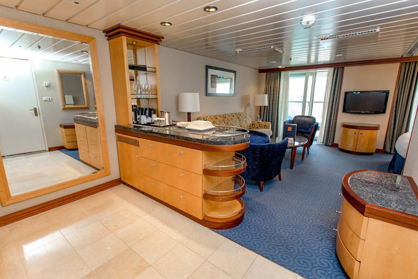 Grand Suite On Royal Caribbean Independence Of The Seas Cruise Ship grand-suite-on-royal-caribbean-independence-of-the-seas-cruise-ship