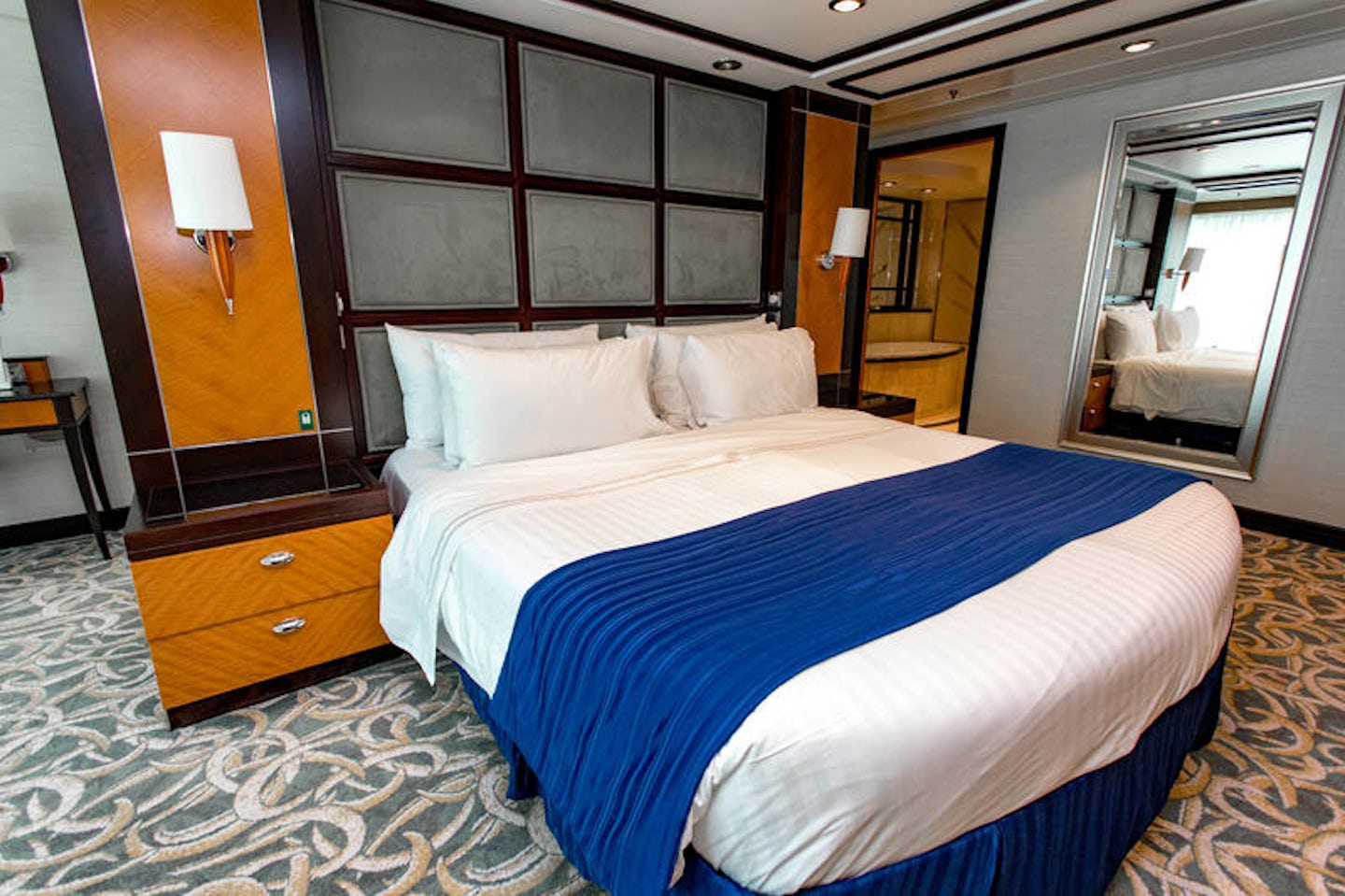 The Royal Suite on Independence of the Seas