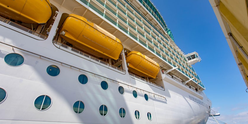 Ship Exterior on Independence of the Seas