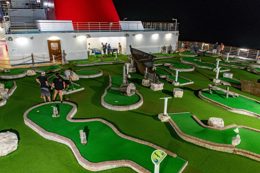mini golf course on cruise
