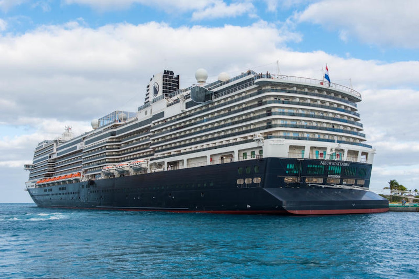 holland america cruise ship nieuw statendam