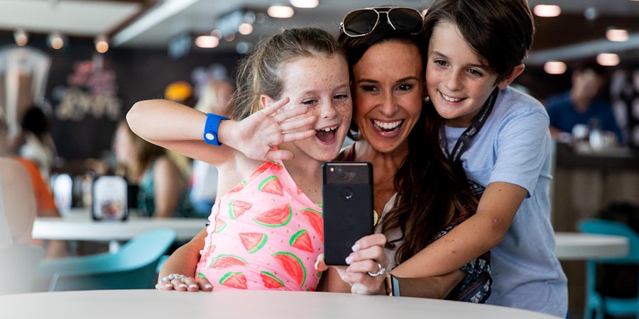 Video: Princess Cruises' OceanMedallion is Family Friendly 