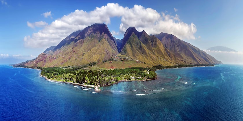 Aerial View of Maui, Hawaii (Photo: Joe West/Shutterstock)
