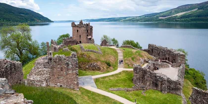 Ruins of Urquhart Castle on Lake Loch Ness, Scotland (Photo: George KUZ/Shutterstock)