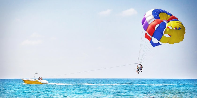 The Best Cruise Ports for Parasailing (Photo: Dzmitrock/Shutterstock)