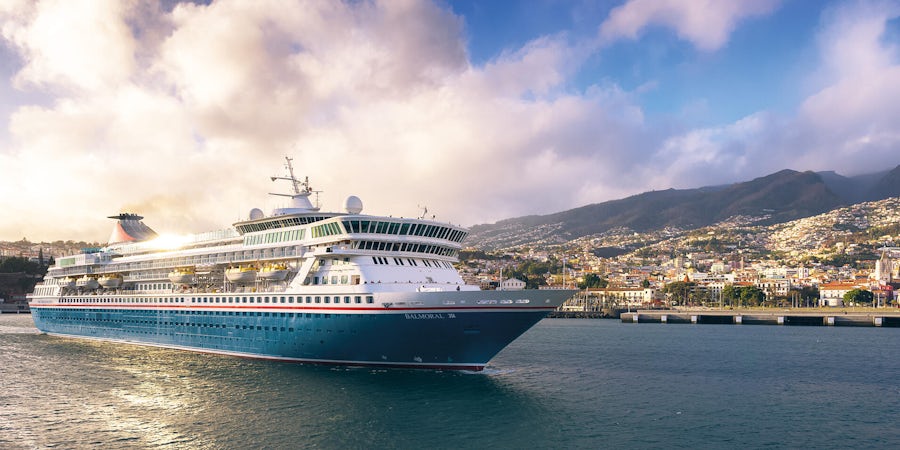 Fred. Olsen Cruise Lines Offers Free Drinks Upgrade
