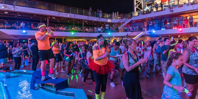 80s Rock and Glow Party on Carnival Horizon (Photo: Cruise Critic)