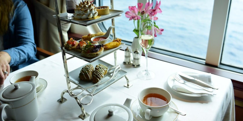 Tea on Queen Elizabeth (Photo: Christina Janansky/Cruise Critic)