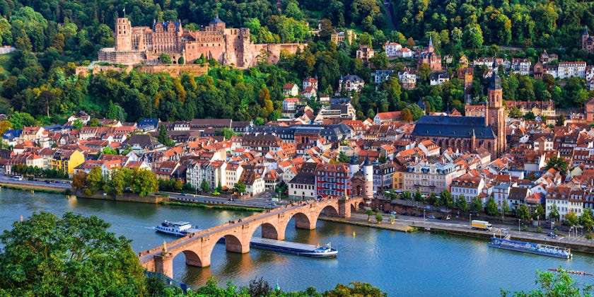 Ships in Heidelberg (Photo: leoks/Shutterstock.com)
