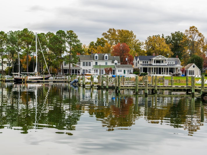 Chesapeake Bay Shore and Harbor in St Michael's, Maryland (Photo: Christian Hinkle/Shutterstock) 