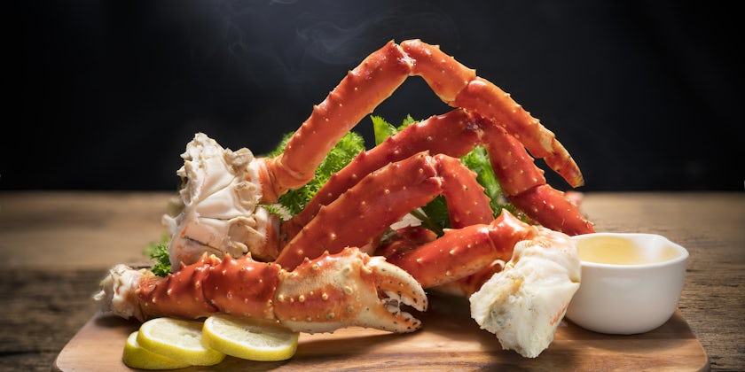 Crab Dinner (Photo: RUKSUTAKARN studio/Shutterstock)