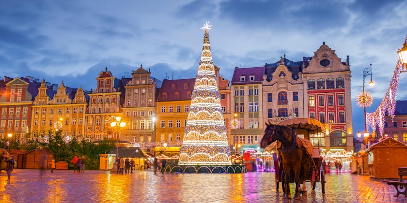 Rynek at Night in Wroclaw, Poland (Photo: Mariia Golovianko/Shutterstock)
