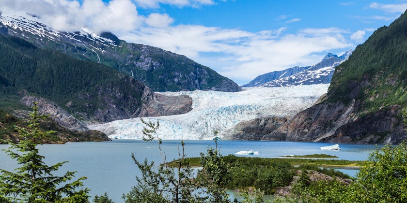 Mendenhall Glacier (Photo: fon thachakul/Shutterstock)