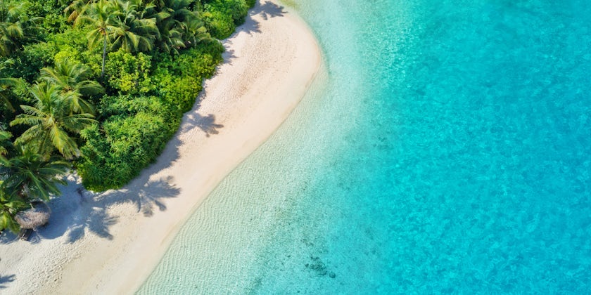 Pristine tropical beaches of the Maldives (Photo: Jag_cz/Shutterstock)