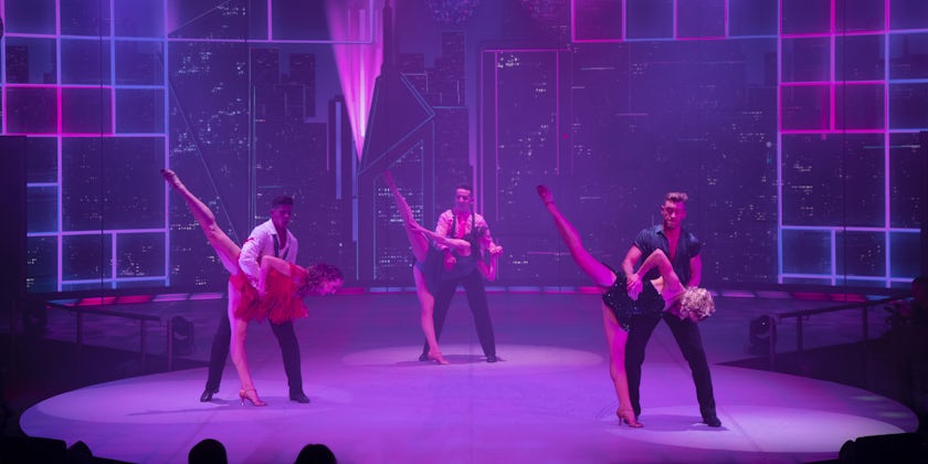 Dancers performing on a Holland America cruise (Photo: Holland America Line)