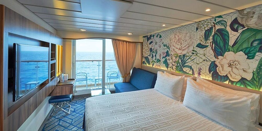 Balcony cabin on Explorer Dream ship (Photo: Dream Cruises)
