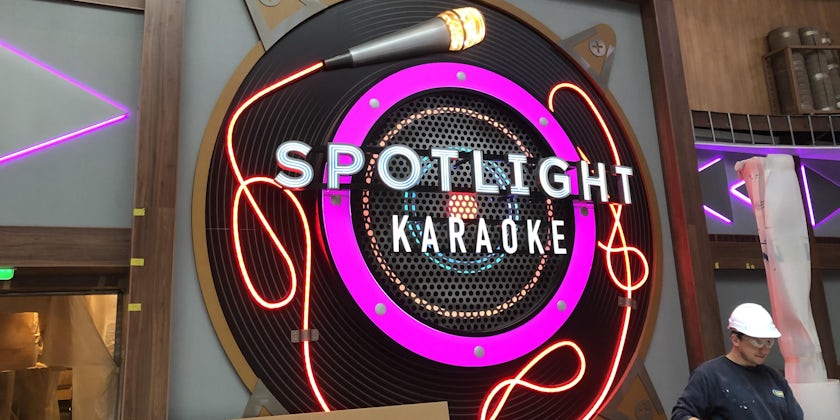 Spotlight Karaoke is a new addition to Oasis of the Seas (Photo: Adam Coulter)