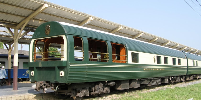 Eastern & Oriental Express train (Photo: nitinut380/Shutterstock)