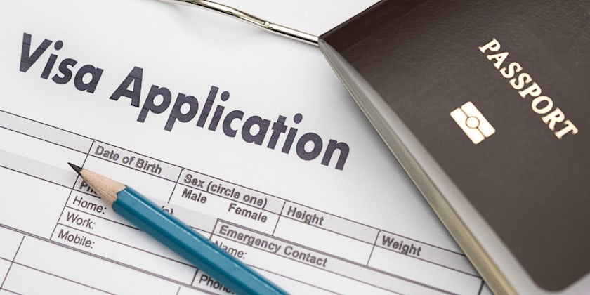 Visa application form (Photo: one photo/Shutterstock)