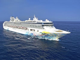 Explorer Dream (Photo: Dream Cruise Line)