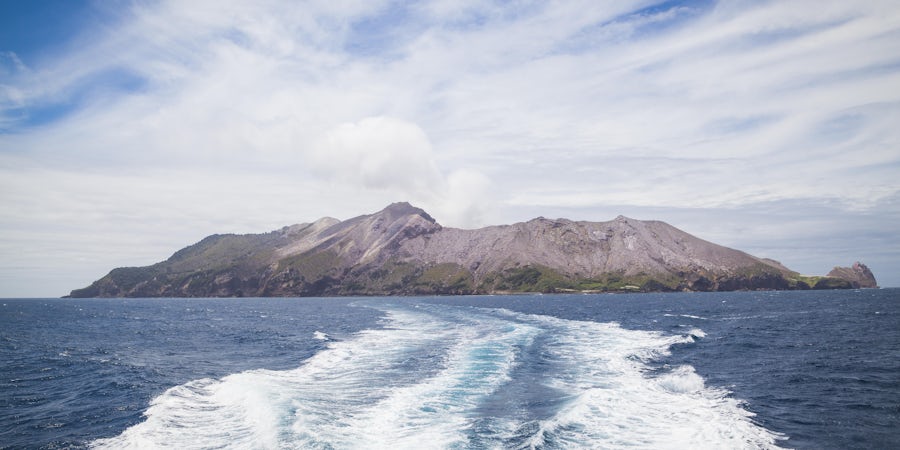 Royal Caribbean Cancels Cruise Excursions to Active Volcanoes Following New Zealand Eruption