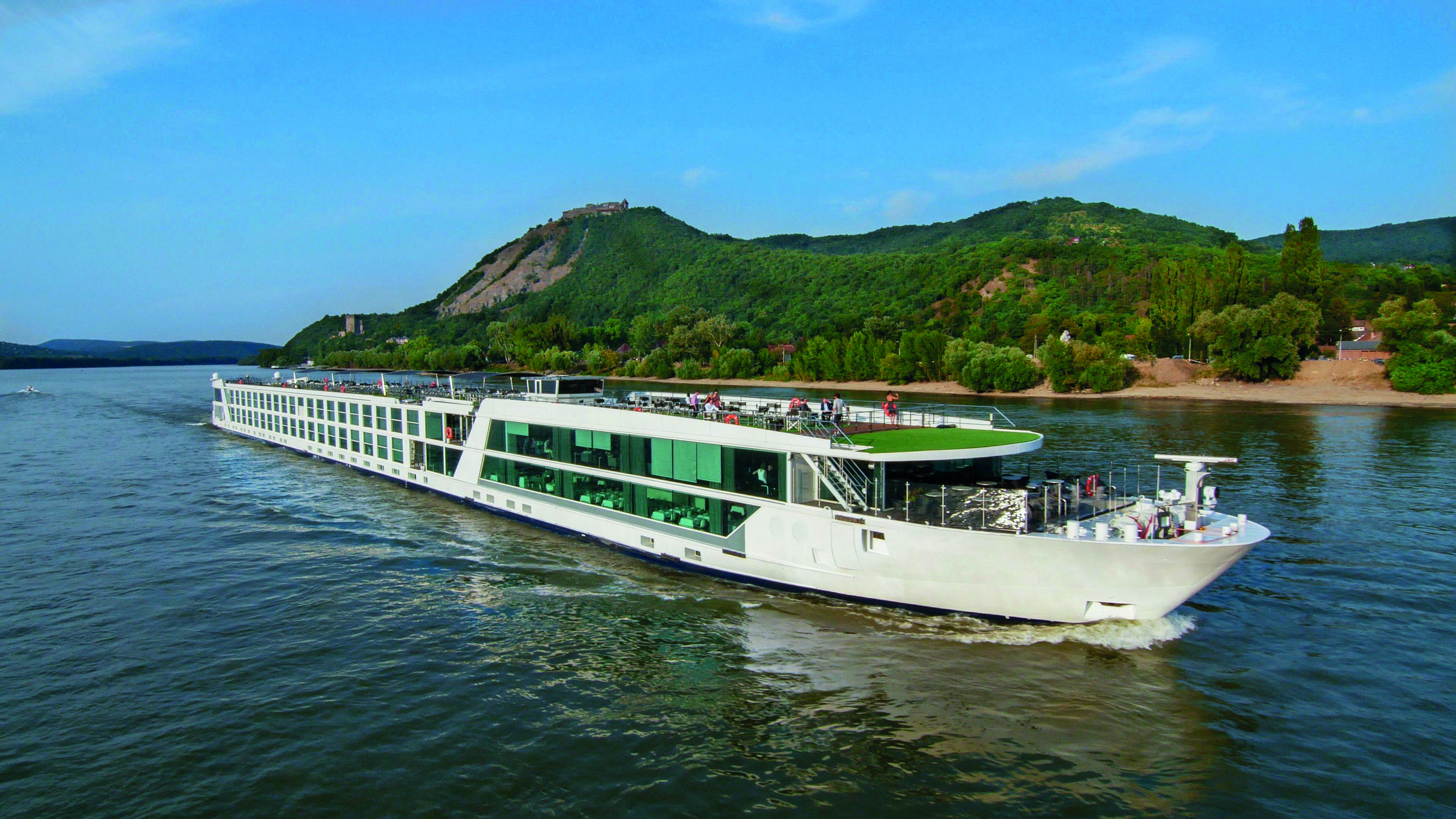 Emerald  Waterways  Generic No Name StarShip