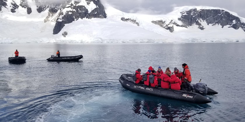 Zodiac excursion in Antarctica (Photo: Colleen McDaniel/Cruise Critic)
