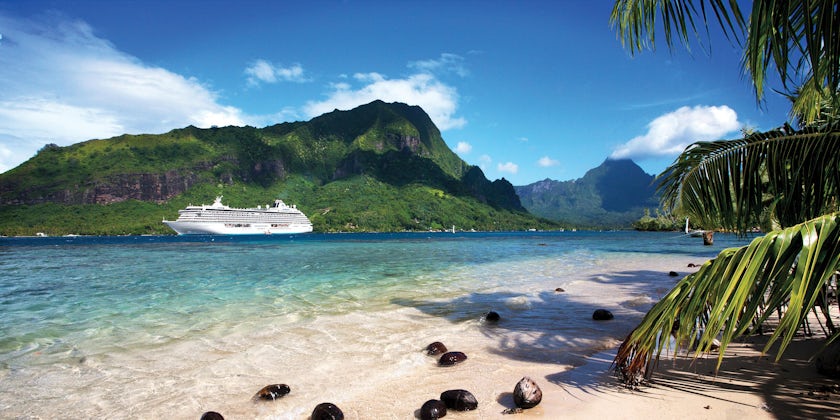Cruise ship in Moorea, French Polynesia Photo Crystal Cruises