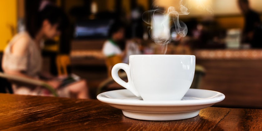 Cup of coffee in a cafe (Photo: Pheniti Prasomphethiran/Shutterstock)