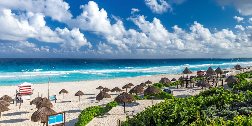 Playa Delfines, Cancun, Mexico (Photo: photopixel/Shutterstock)