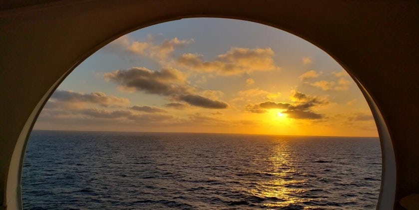 Western Caribbean sunset from Adventure of the Seas (Photo: photoz223/Cruise Critic member)