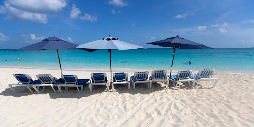Cabbage Beach in Nassau (Photo: Gaston Piccinetti/Shutterstock.com)
