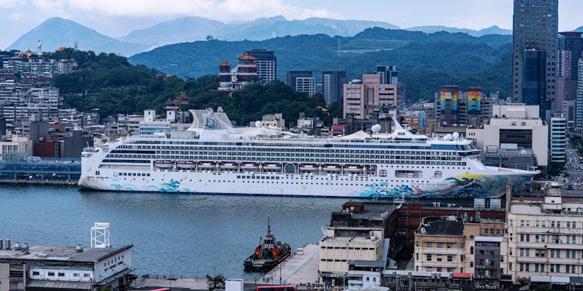 Explorer Dream in Keelung (Photo: Dream Cruise Line)