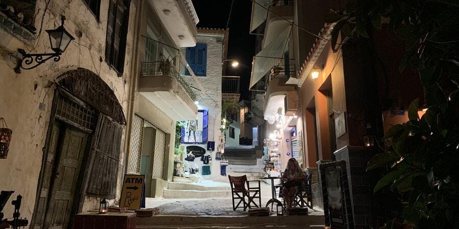 Poros at night (Photo: Adam Coulter/Cruise Critic) Poros at night (Photo: Adam Coulter/Cruise Critic)