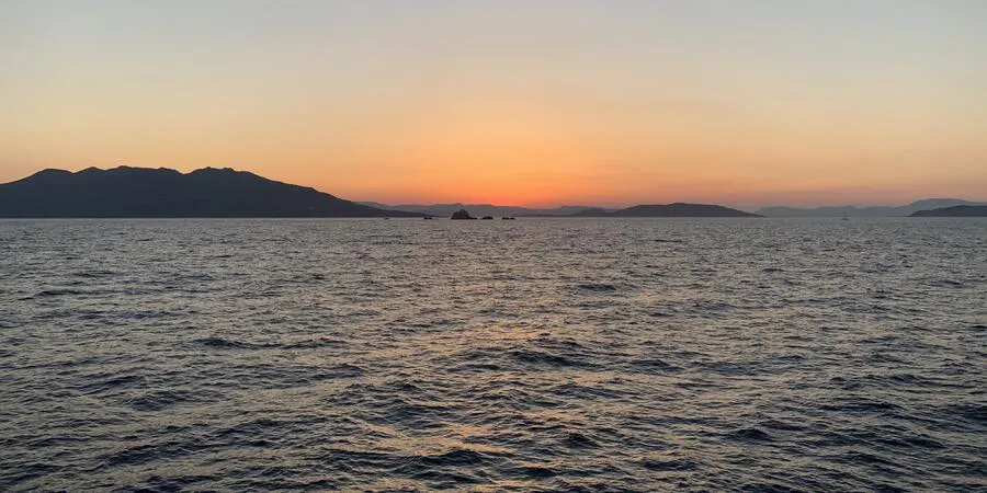Sunset in Greece (Photo: Adam Coulter/Cruise Critic)