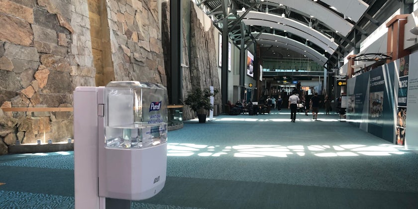 Hand sanitizer in the airport (Photo: Aaron Saunders/Cruise Critic)
