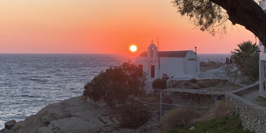Sunset in Mykonos (Photo: Adam Coulter/Cruise Critic) Sunset in Mykonos (Photo: Adam Coulter/Cruise Critic)