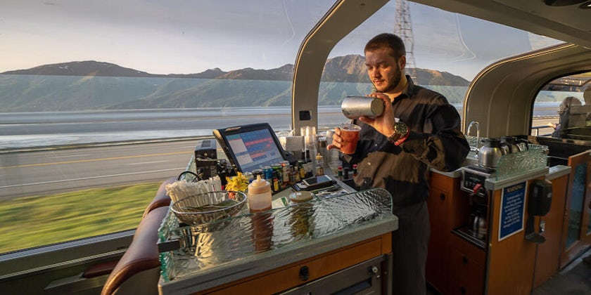 Gold Star bar service on Alaska Railroad (Photo: twangster/Cruise Critic member)