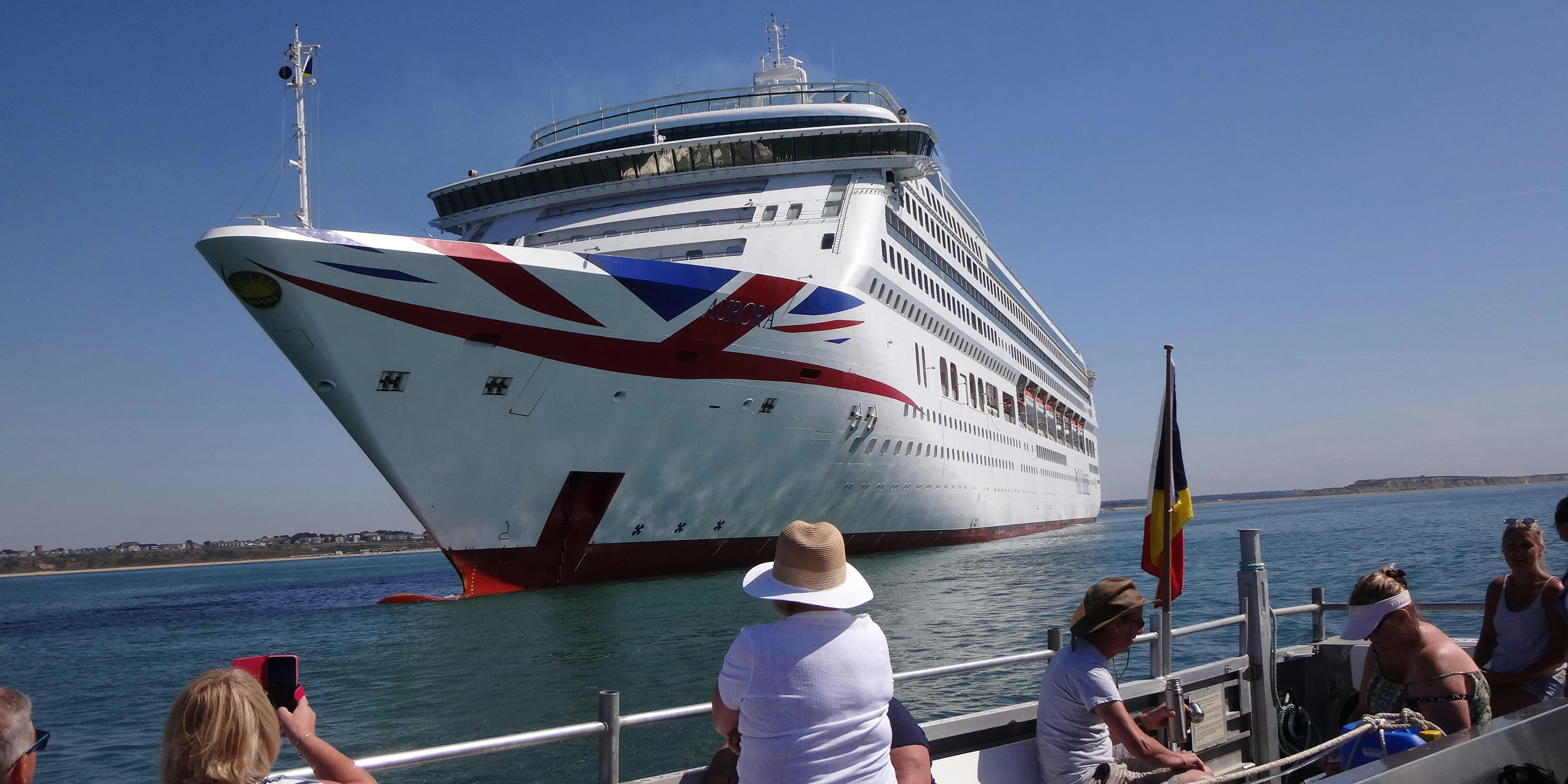 UK government called to lift blanket cruise ban