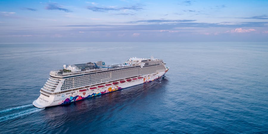 World Dream (Photo: Dream Cruise Line) World Dream (Photo: Dream Cruise Line)